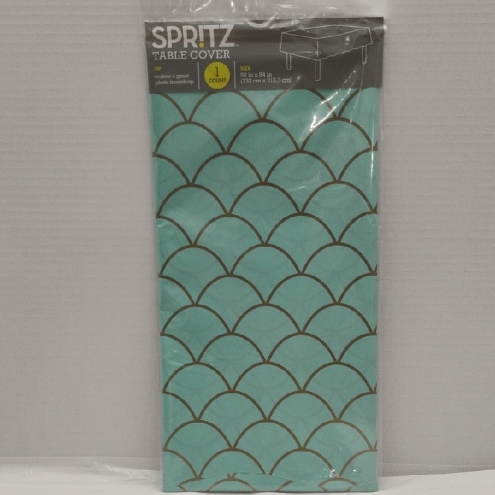 Spritz Aqua and Gold Scallop Table Cover
